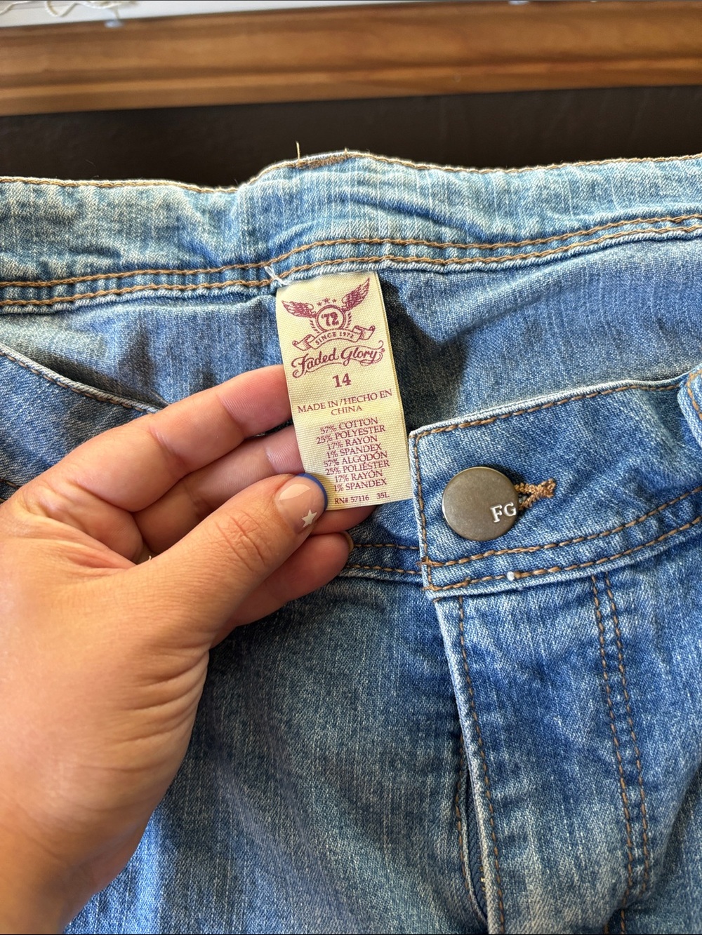 Faded Glory Medium Blue Denim Capris - Picture 2 of 2